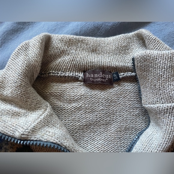 ‘Handcut’ sweater by Preloved (EUC), size small - Picture 3 of 6